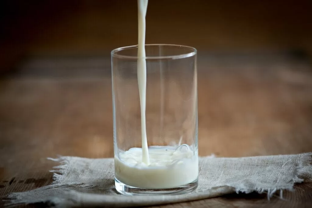 glass, milk, white-1379822.jpg